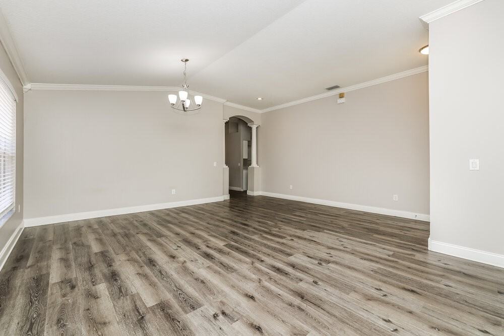 11716 S Stone Ln - Photo 3 of 16
