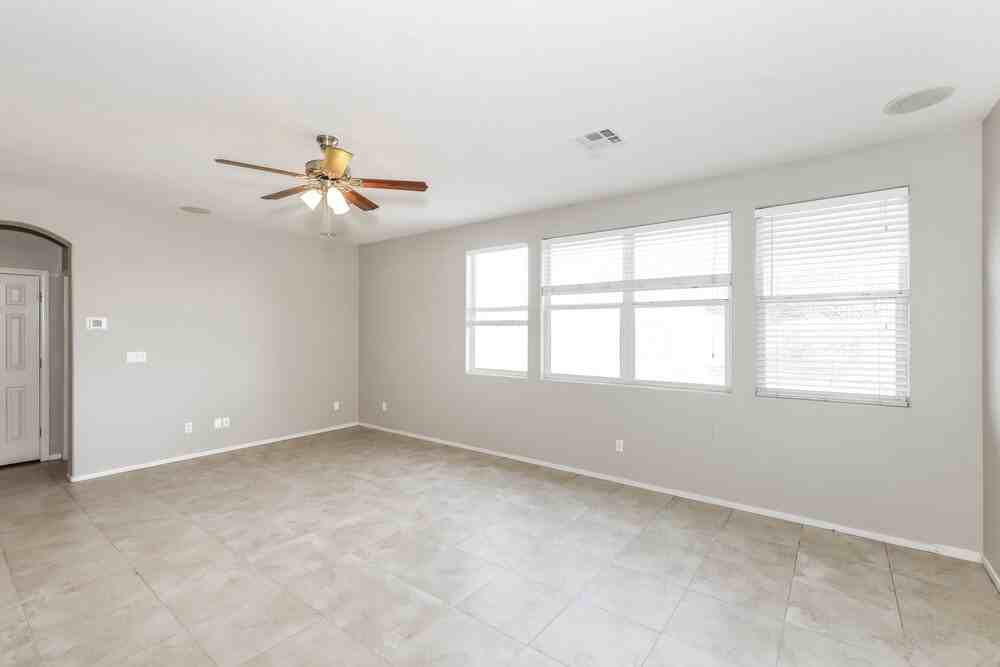 132 Rolling Cove Ave - Photo 7 of 17