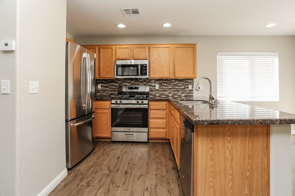 10465 Armand Ave - Photo 7 of 17