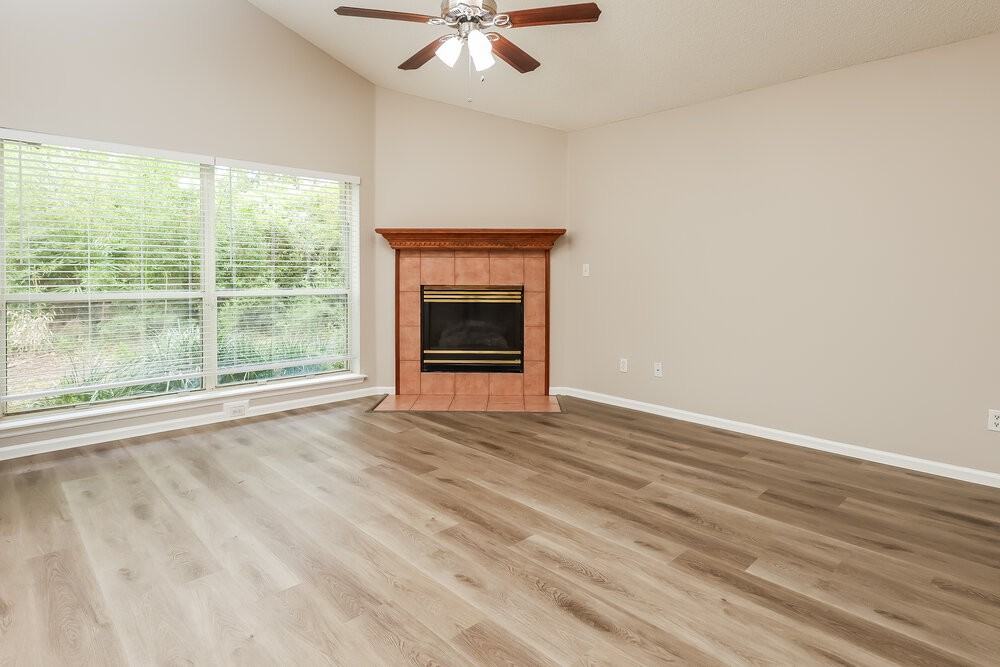 1527 Linkside Dr - Photo 3 of 16