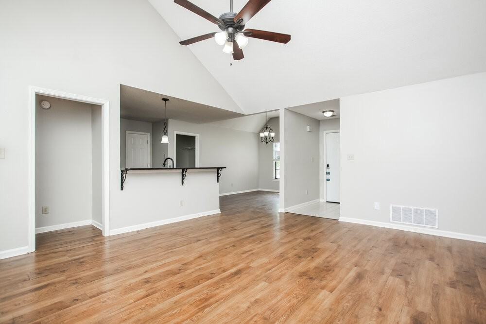 10824 Ridgefield Dr - Photo 3 of 16