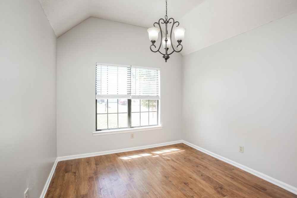 10824 Ridgefield Dr - Photo 5 of 16