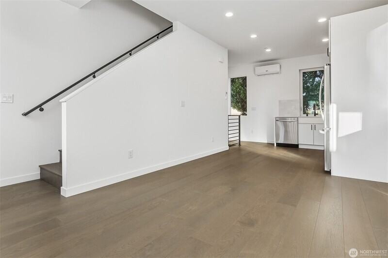 3448 Nw 65th St #B - Photo 4 of 34