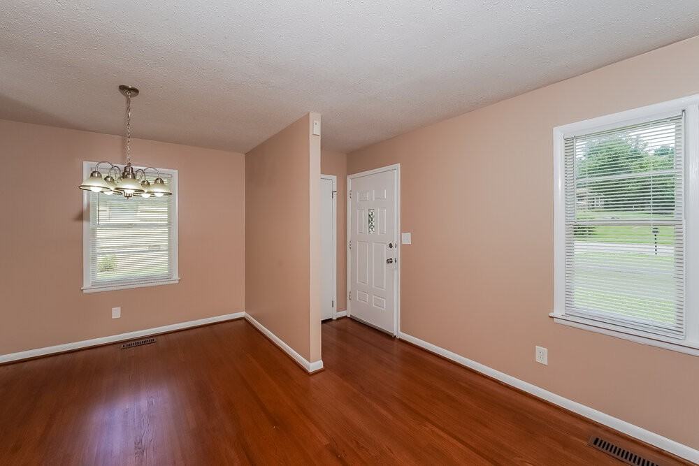 417 19th Ter Ne - Photo 3 of 21