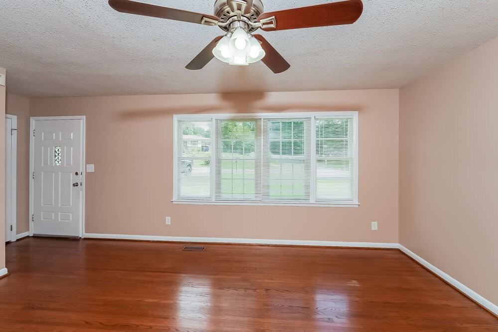 417 19th Ter Ne - Photo 4 of 21