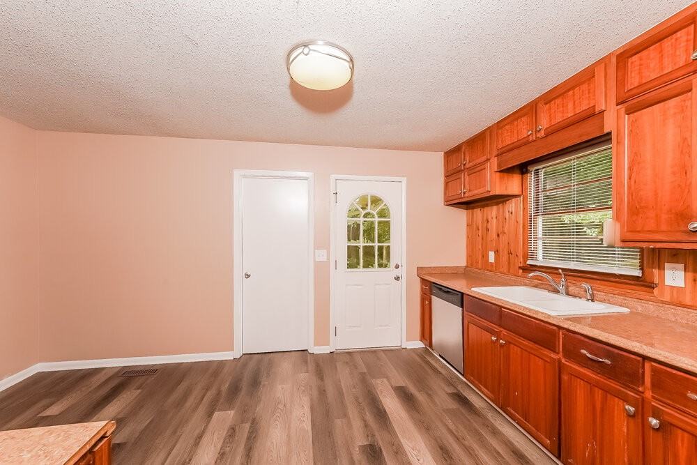 417 19th Ter Ne - Photo 7 of 21