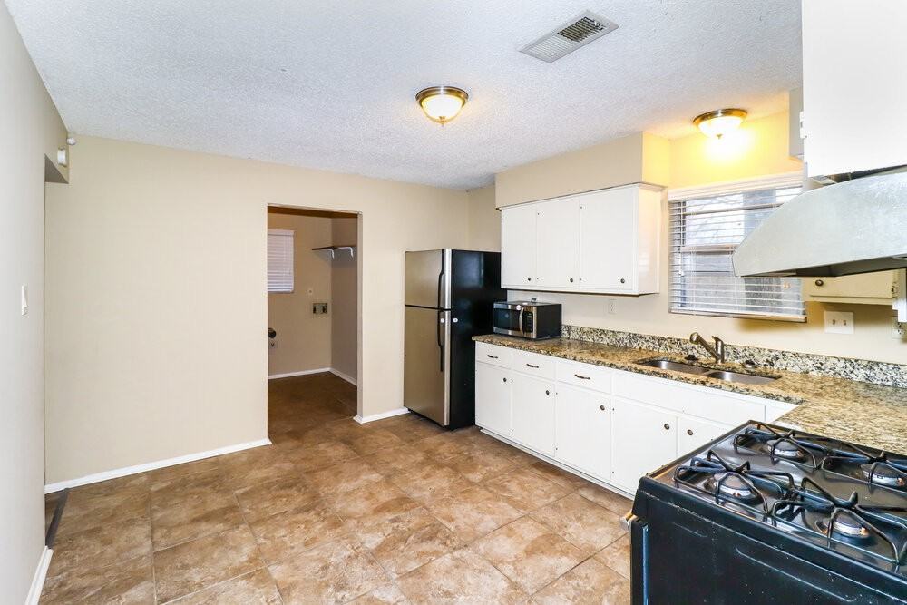 9091 S Wilderwood Ln - Photo 7 of 16