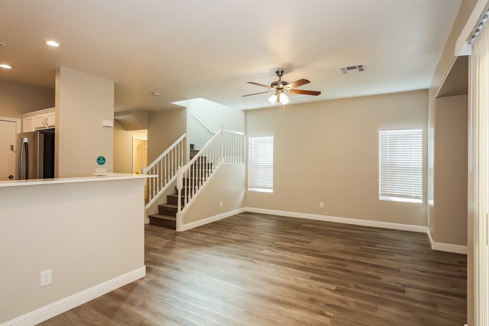 1022 Shades End Ave - Photo 4 of 17