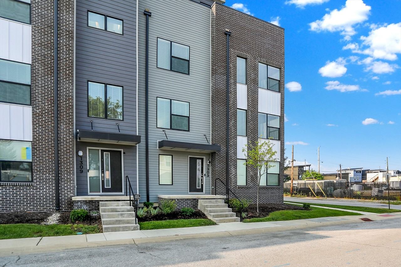 1303 Deloss St #1 - Photo 3 of 46