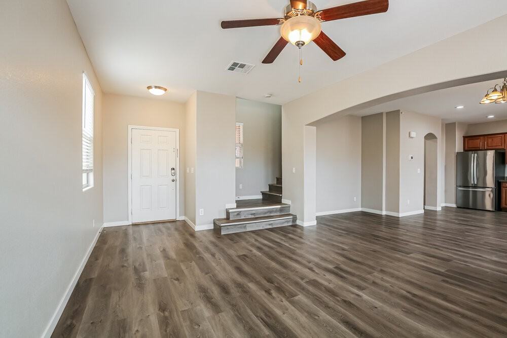 1081 Crescent Falls St - Photo 6 of 17