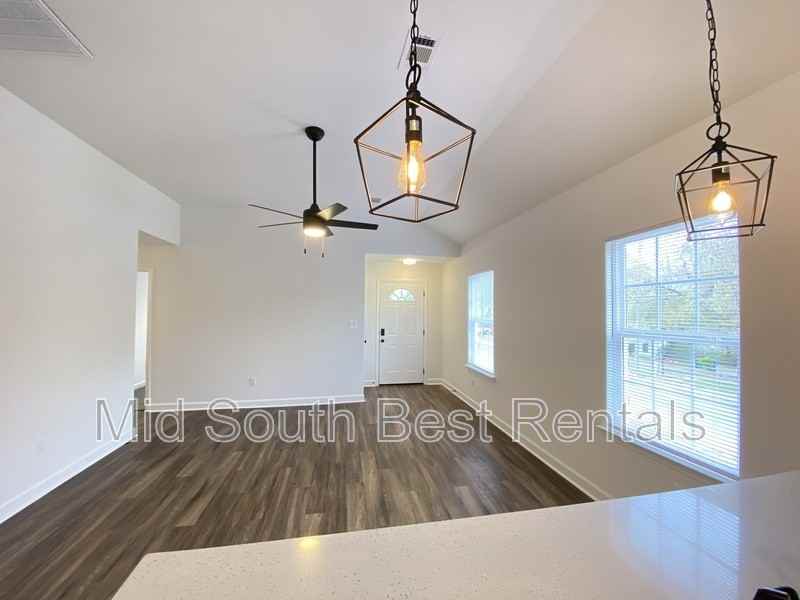 2101 S Ringo St - Photo 2 of 14