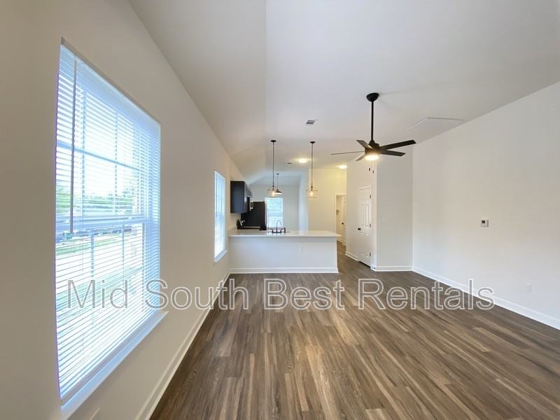 2101 S Ringo St - Photo 3 of 14