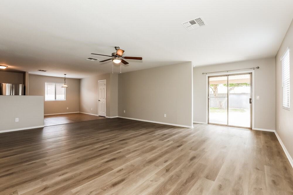 30559 N Nightingale Rd - Photo 3 of 16