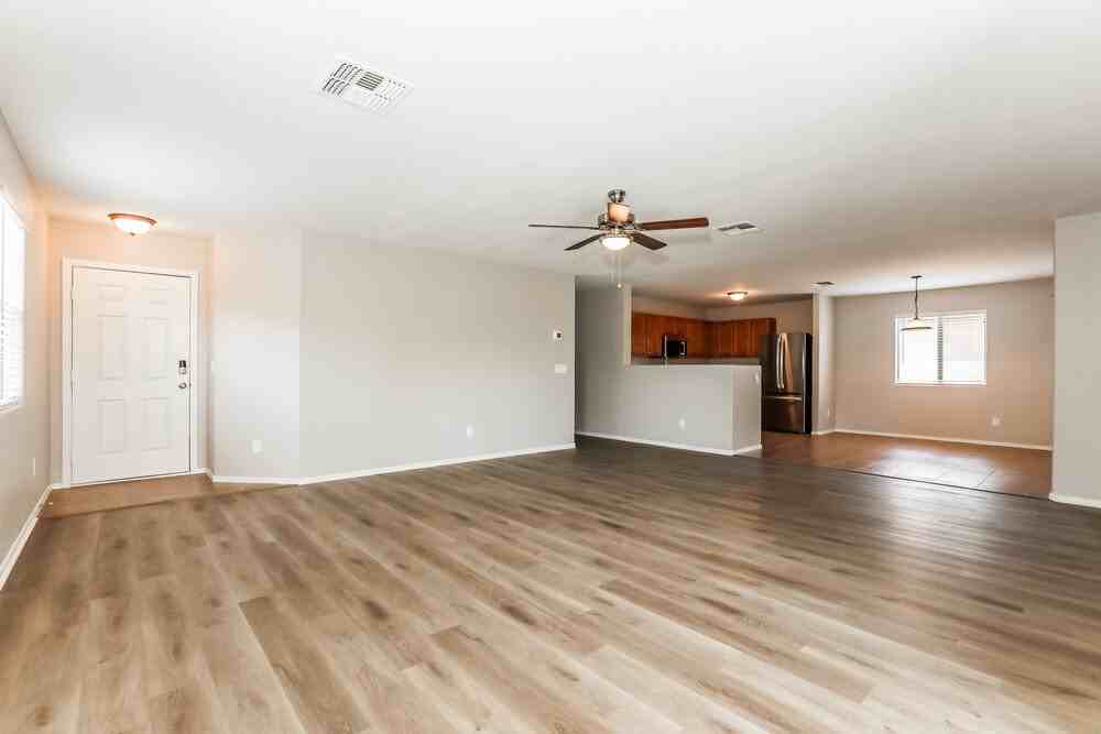 30559 N Nightingale Rd - Photo 4 of 16