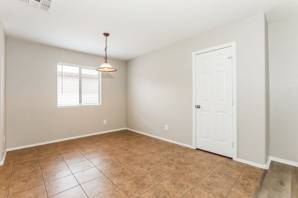 30559 N Nightingale Rd - Photo 6 of 16