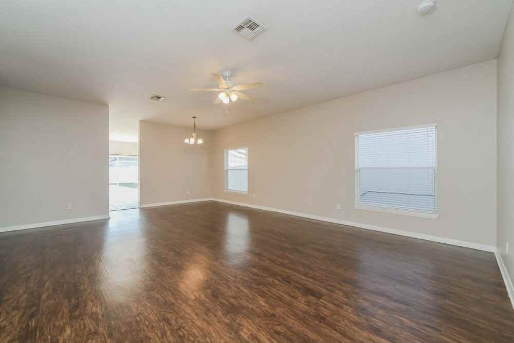 4316 Creeks Run Blvd - Photo 3 of 16