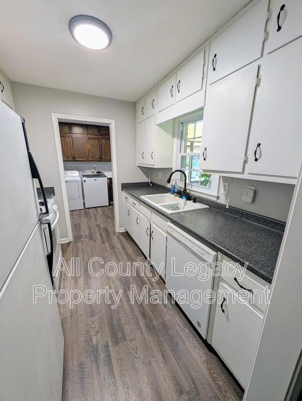 1408 Ridgewood Dr Sw - Photo 2 of 15