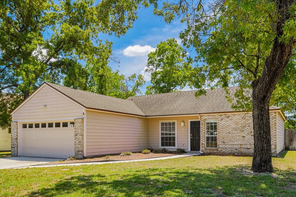 8022 Loch Lomond Ln - Photo 3 of 16