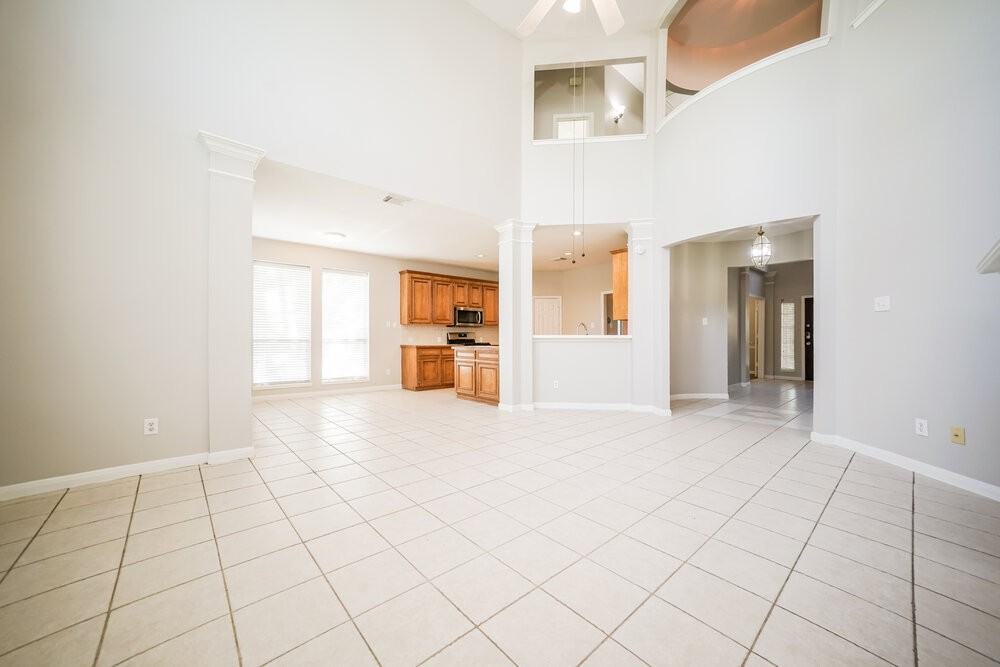 11727 Newlands Ct - Photo 6 of 20