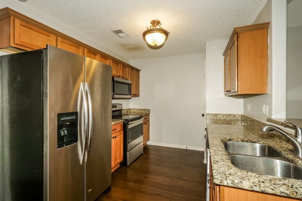 9500 Eckley Pl - Photo 7 of 16
