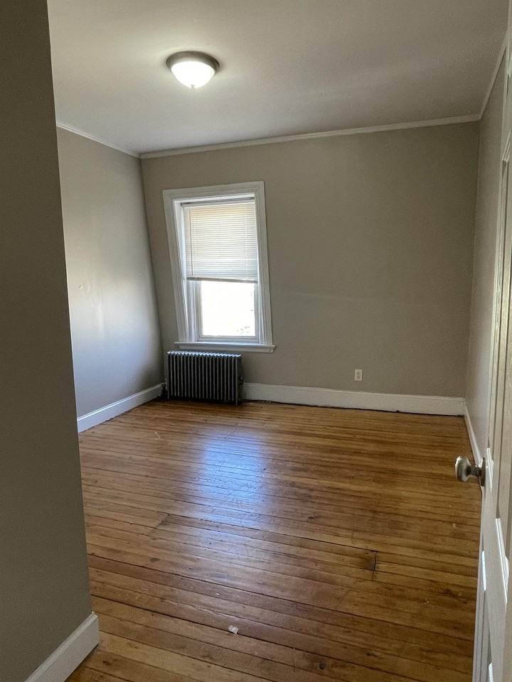 62 America St #3 - Photo 7 of 10