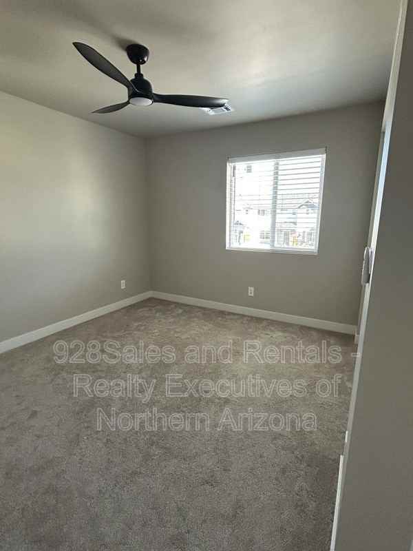 12217 Bliss Ave - Photo 2 of 21