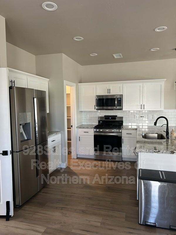 12217 Bliss Ave - Photo 5 of 21