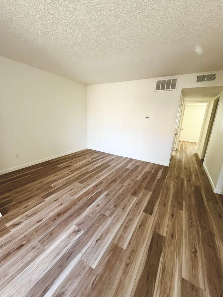 Victoria Apartments - Photo 2 of 19