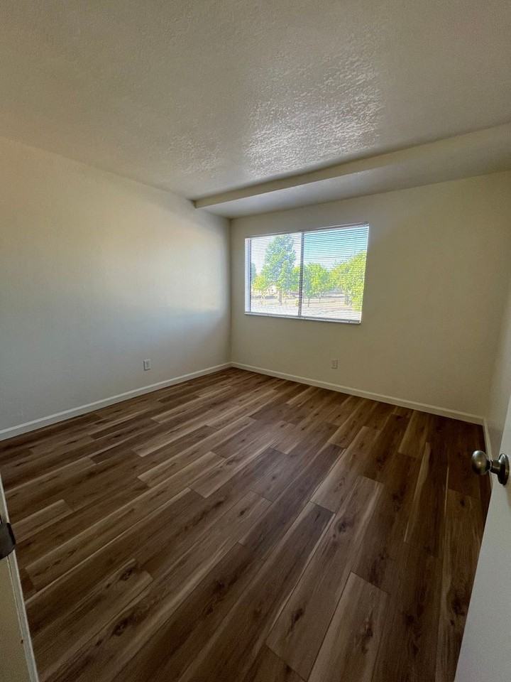 Victoria Apartments - Photo 5 of 19