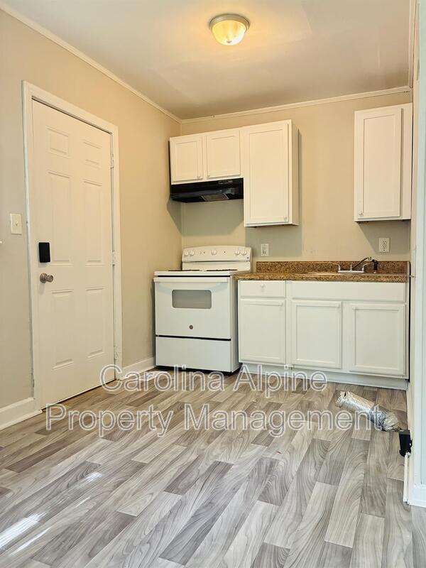 1138 Browns Ave - Photo 2 of 15