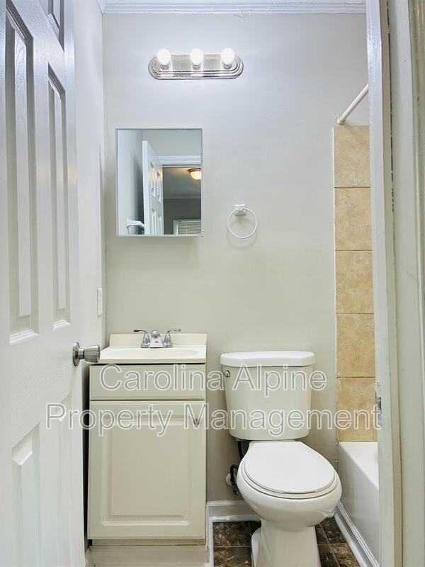 1138 Browns Ave - Photo 6 of 15