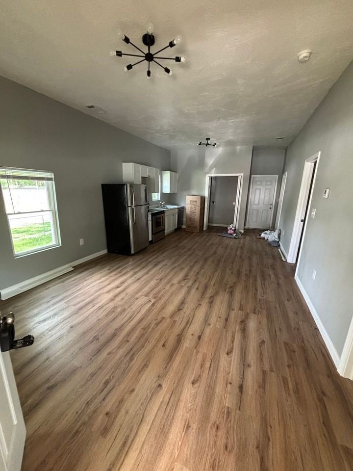 1636 N Sherman Ave - Photo 3 of 22