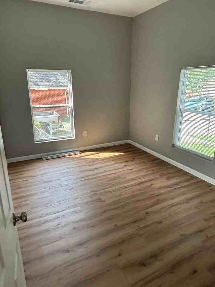 1636 N Sherman Ave - Photo 5 of 22