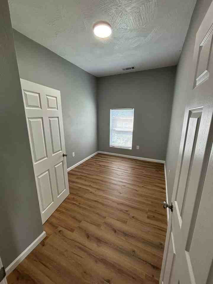 1636 N Sherman Ave - Photo 7 of 22