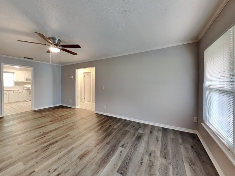 1908 W 16th St - Photo 5 of 25