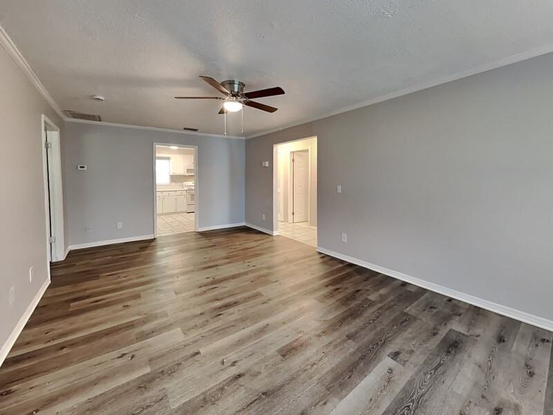 1908 W 16th St - Photo 6 of 25