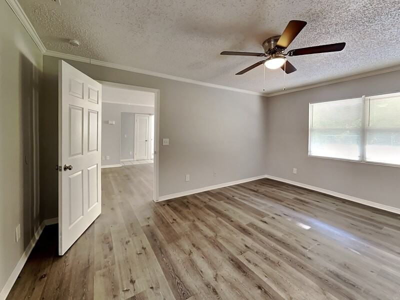 1908 W 16th St - Photo 7 of 25