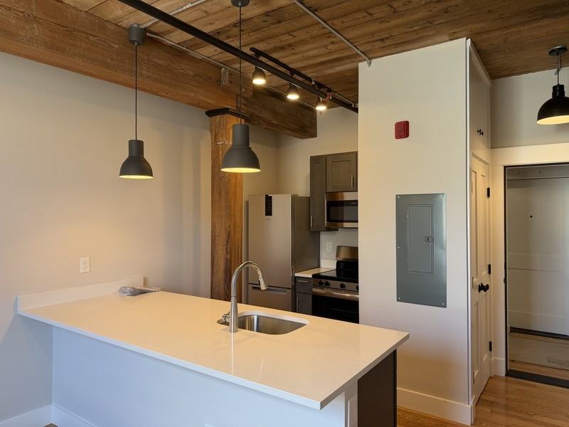 1665 Main St - Photo 3 of 11