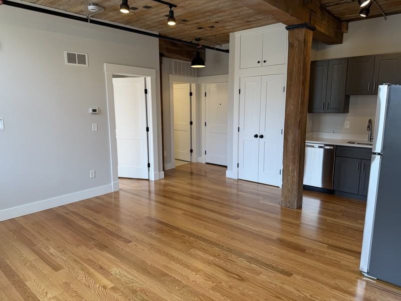 1665 Main St - Photo 7 of 11