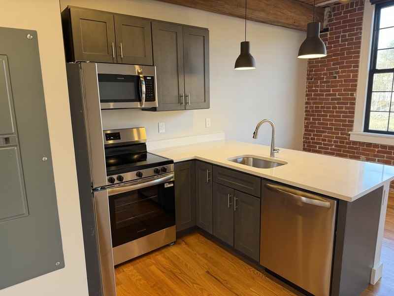 1665 Main St - Photo 3 of 11