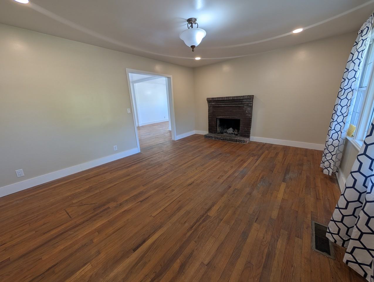 427 Crossway Rd #1 - Photo 3 of 12