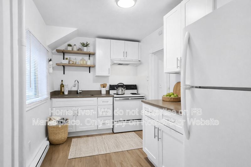 201 5th St #3 - Photo 3 of 21