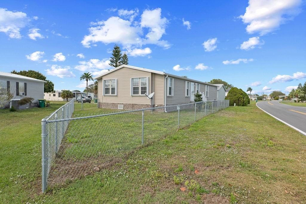 805 Beech Ct #1 - Photo 3 of 14