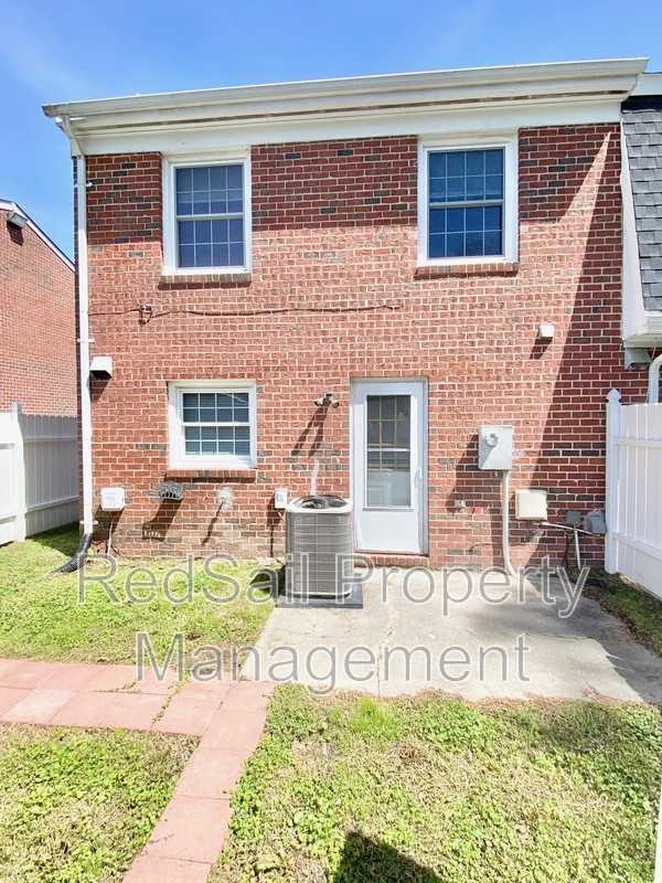 376 Susan Constant Dr - Photo 2 of 3