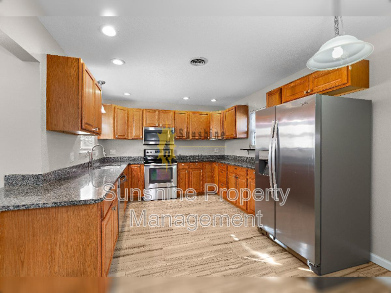 3701 Teakwood Dr - Photo 5 of 10