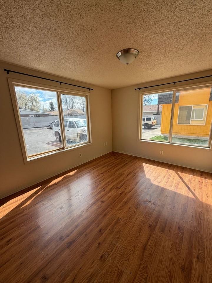 2124 Arthur St #15 - Photo 3 of 10