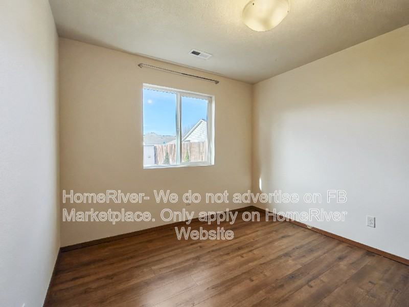 1811 W Maxine Ave - Photo 7 of 21