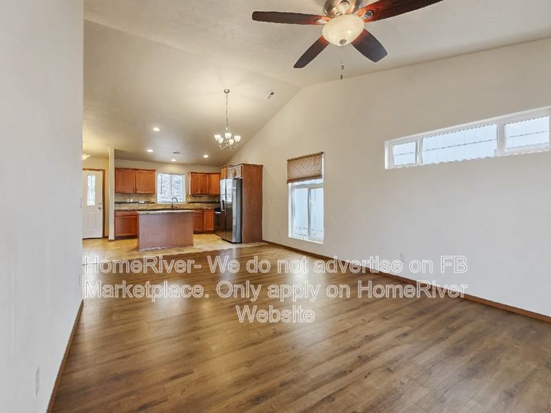 1811 W Maxine Ave - Photo 2 of 21
