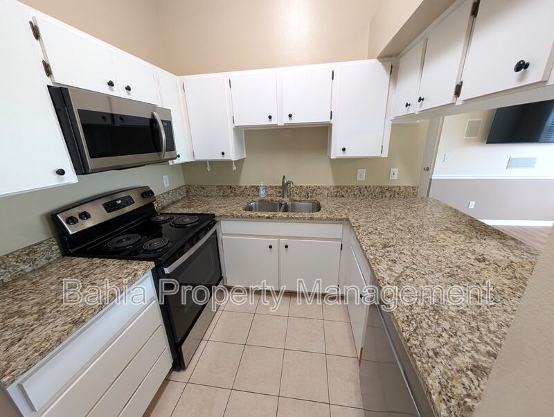 3002 W Cleveland St #E10 - Photo 2 of 16