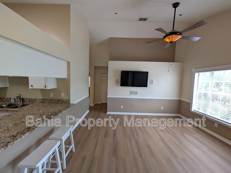 3002 W Cleveland St #E10 - Photo 4 of 16